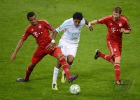 FUSSBALL INTERNATIONAL  CHL Viertelfinale 11/12:  FC Bayern Muenchen - Olympic Marseille