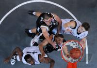 1. Basketball Bundesliga  09/10  Brose Baskets  - Walter Tigers