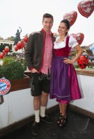 FUSSBALL 1. BUNDESLIGA 14/15:  FC Bayern Muenchen besucht das Oktoberfest 2014