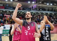 Basketball 1. Bundesliga 15/16 Hauptrunde: Walter Tigers Tuebingen - Telekom Baskets Bonn