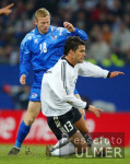 Fussball - EM-Qualifikation: Deutschland - Island, Zweikampf