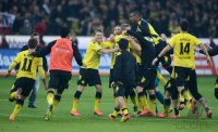 Fussball 1. Bundesliga :  Mario Goetze, Lukasz Piszczek, Neven Subotic, Felipe Santana, Ivan Perisic (v. li., Borussia Dortmund)