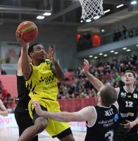 Basketball 2. Bundesliga  19/20: Tigers Tuebingen  - ROEMERSTROM Gladiators Trier