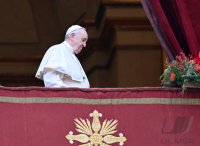 Rom; Papst Franziskus I. spricht den Urbi Et Orbi Segen