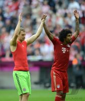 Fussball 1. Bundesliga, Saison 2012/2013:  Torwart Manuel Neuer und Dante (v.li., FC Bayern Muenchen)