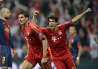 FUSSBALL INTERNATIONAL CHL HALBFINALE 12/13: FC Bayern Muenchen - FC Barcelona