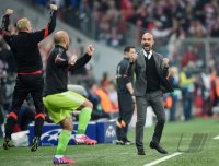 Fussball CHL 14/15 Viertelfinale: JUBEL Trainer Pep Guardiola (FC Bayern Muenchen)
