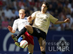 Fussball 1. Bundesliga: Hamburg - Bayern, Zweikampf