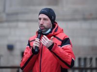 Internationalen Tag gegen Gewalt an Frauen:  Schuh-Aktion auf dem Tuebinger Marktplatz