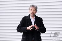 Uebergabe Corona-Schnelltests an Tuebingens Oberbuergermeister Palmer (Die Gruenen)