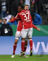 Fussball DFB Pokal 2. Runde 16/17: FC Bayern Muenchen - FC Augsburg
