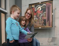 Kinder und St. Martin im Dioezesanmuseum in Rottenburg