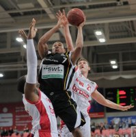 Basketball 1. Bundesliga 2011/2012:  Walter Tigers Tuebingen - Brose Baskets Bamberg
