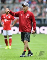 Fussball 1. Bundesliga 16/17: Trainer Carlo Ancelotti (FC Bayern Muenchen)