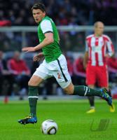 Fussball: DFB Pokal Finale: SV Werder Bremen, BOENISCH am Ball