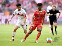 Fussball 1. Bundesliga Saison 21/22: FC Bayern Muenchen - VfB Stuttgart