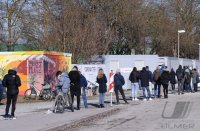 Tuebingen, Schlange Corona Teststation auf dem Tuebinger Festplatz