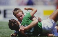 Fussball WM 1986 Uruguay-Deutschland: Jubel Rummenigge, Allofs