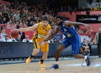 Basketball 1. Bundesliga 2013/2014:  Walter Tigers Tuebingen - Fraport Skyliners Frankfurt