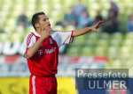 Fussball 1. Bundesliga Bayern-Rostock; Salihamidzic mit Anweisungen