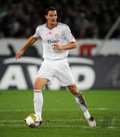 FUSSBALL, 1. BUNDESLIGA, 14. Spieltag: Bayern VAN BUYTEN Einzelaktion