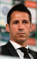 Fussball, 1. Bundesliga Saison 2013/2014: SV Werder Bremen stellt Robin Dutt als neuen Trainer vor