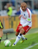 FUSSBALL, DFB Pokal 1. Hauptrunde: Hamburger SV, TOERE am Ball