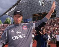 Oliver Kahn ist mit dem Ergebniss ueber Schalke 04 zufrieden.