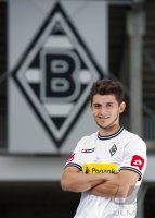 Fussball 1. Bundesliga, Saison 2011/2012: Matthias Zimmermann posiert im exklusiven Fotoshooting
