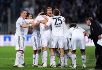 Fussball 1. Bundesliga :  Bastian Schweinsteiger, Danijel Pranjic, Daniel van Buyten, Holger Badstuber, Thomas Mueller (v.li., FC Bayern Muenchen)