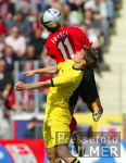 Fussball 1. Bundesliga: Leverkusen - Dortmund, Zweikampf