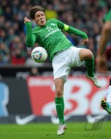 Fussball 1. Bundesliga, Saison 2011/2012: Clemens Fritz (SV Werder Bremen) am Ball
