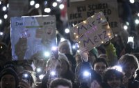 Lichtermeer fuer die Demokratie auf dem Tuebinger Marktplatz