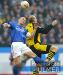 Fussball 1. Bundesliga: Schalke - Dortmund,  Zweikampf