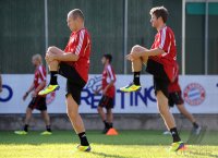 Fussball 1. Bundesliga Saison   2011/2012 :  Arjen Robben , Thomas Mueller (v. li., FC Bayern Muenchen)