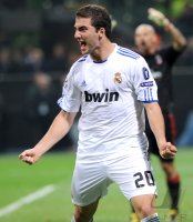Fussball Champions League  Saison 2010/2011: JUBEL GONZALO HIGUAIN (Real Madrid)