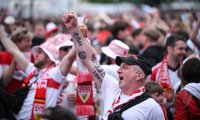 Fussball DFB Pokal Finale 24/25: Arminia Bielefeld - VfB Stuttgart, Public Viewing auf dem Schlossplatz