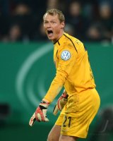 FUSSBALL DFB POKAL  Saison 2012/2013:  Torwart Alexander Manninger (FC Augsburg)