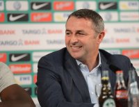 Fussball 1. Bundesliga, Saison 2012/2013: Werder praesentiert Neuzugang Joseph Akpala