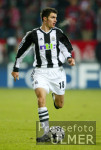 Fussball International: Newcastle, HUGHES Einzelaktion