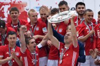 Fussball 1. Bundesliga Saison 15/16: Der FC Bayern feiert seine 26. Deutsche Meisterschaft