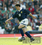 FUSSBALL Schottland -Deutschland  Crawford (SCO) am Ball