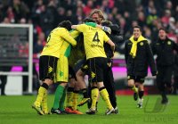 Fussball 1. Bundesliga : JUBEL mit Mats Julian Hummels, Torwart Mitchell Langerak, Neven Subotic, Trainer Juergen Klopp (v. li., Borussia Dortmund)