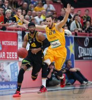 Basketball 1. Bundesliga 15/16 Hauptrunde: Walter Tigers Tuebingen - MHP RIESEN Ludwigsburg