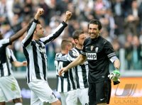 FUSSBALL SERIE A 2012/2013: JUBEL Juventus Turin