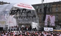 Fussball DFB Pokal Finale 24/25: Arminia Bielefeld - VfB Stuttgart, Public Viewing auf dem Schlossplatz