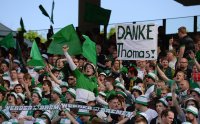 Fussball 1. Bundesliga  Saison  2012/2013: SV Werder Bremen Fans bedanken sich bei Ex Trainer Thomas Schaaf