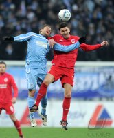 Fussball 2. Bundesliga:  Dominik Stahl  (li, 1860 Muenchen) gegen Marius Bilasco (Cottbus)