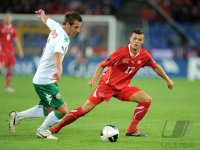Fussball International EM 2012-Qualifikation:  Nikolay Bodurov (li, Bulgarien) gegen Granit XHAKA (re, Schweiz)