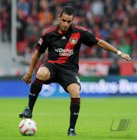 Fussball: 1. Bundesliga Saison 2010/2011: Leverkusen, Augusto Einzelaktion
